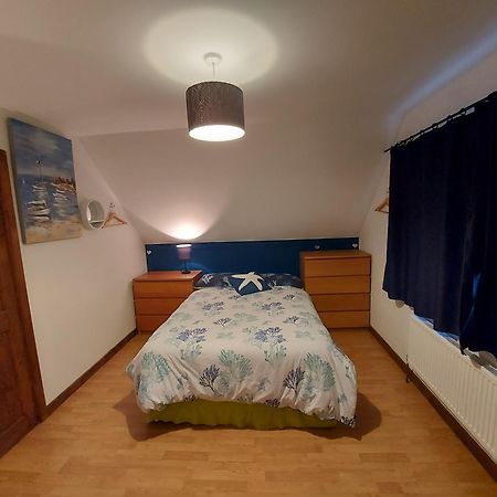 Chezzas Homestay Poole Exteriör bild